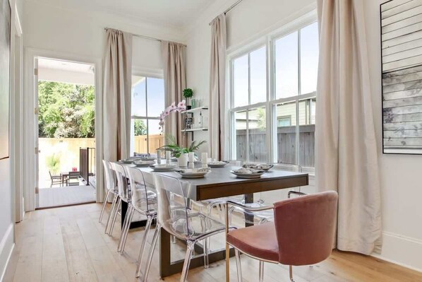 Unclassified image, 1 of 18, button