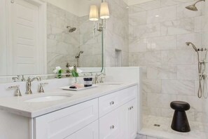 Unclassified image, 5 of 18, button