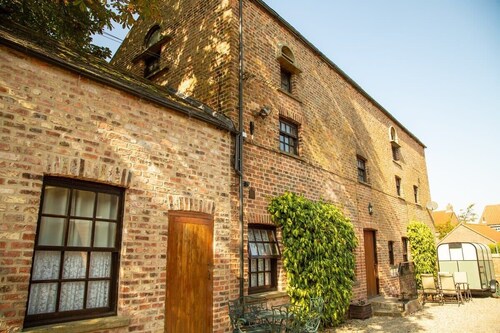 Studio 3A, The Carriage House.