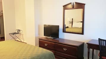 Basic Suite | 1 bedroom, blackout curtains, iron/ironing board, free WiFi