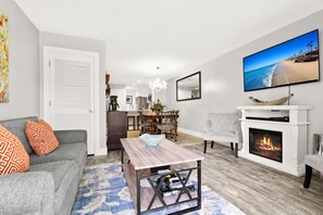 Smart TV, fireplace
