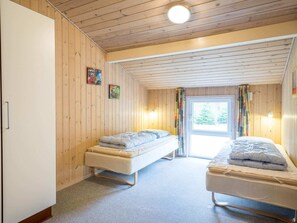 House | Spa treatment - Holiday Home in OksbÃ¸l (Oksbol)