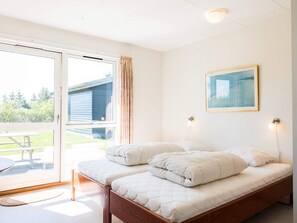 5 bedrooms, individually furnished - 8 Person Holiday Home on a Holiday Park in Løkken (Lokken)