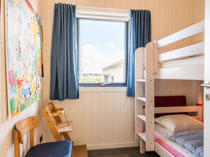 4 bedrooms, individually furnished - 8 Person Holiday Home on a Holiday Park in Blokhus (Blokhus)
