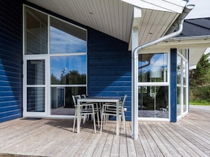 Balcony - 6 Person Holiday Home on a Holiday Park in Blokhus (Blokhus)