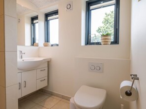 House | Bathroom - 6 Person Holiday Home in Fano (Fano)