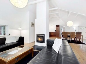 4 bedrooms, individually furnished