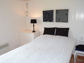 3 bedrooms, individually furnished
