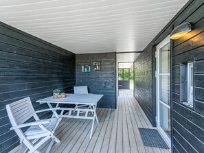 House | Outdoor dining