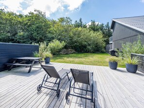 House | Outdoor dining