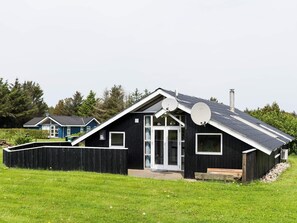 Exterior - 6 Person Holiday Home on a Holiday Park in Løkken (Lokken)