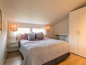 House | 3 bedrooms, individually furnished, bed sheets