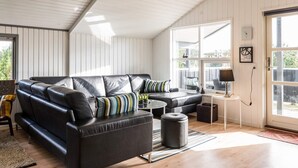 3 bedrooms, individually furnished - 6 Person Holiday Home on a Holiday Park in Blokhus (Blokhus)