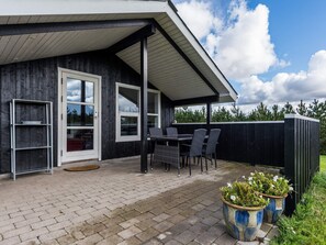 Balcony - 6 Person Holiday Home on a Holiday Park in Blokhus (Blokhus)