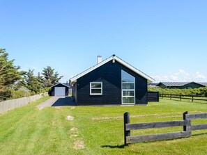 Exterior - 8 Person Holiday Home on a Holiday Park in Løkken (Lokken)