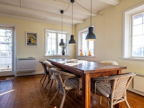 House | Dining