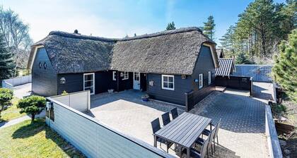 6 Person Holiday Home on a Holiday Park in Nørre Nebel