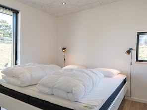 4 bedrooms, individually furnished, bed sheets