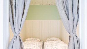 Room - 10 Person Holiday Home in Blavand (Blavand)