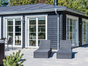 House | Outdoor dining