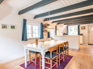 House | Dining - 4 Person Holiday Home in Fano (Fano)