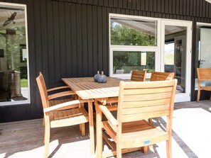 House | Outdoor dining