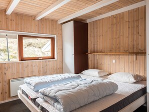 3 bedrooms, individually furnished, bed sheets