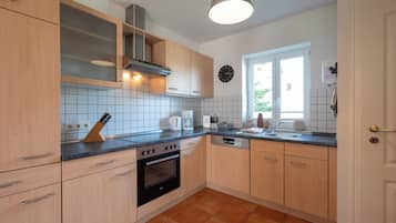 Kühlschrank, Ofen, Herdplatte, Geschirrspüler