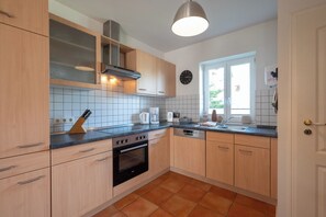 Kühlschrank, Ofen, Herdplatte, Geschirrspüler