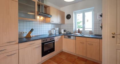 Auszeit - Terrasse, Gartenmöbel, Duschbad, Kamin, Waschmaschine, PKW-Stellplatz