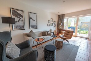 Fernseher, Kamin, DVD-Player, Tischtennisplatte