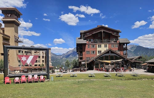 Sunny Slope (Kendall #545) | Affordable - Ski Resort Amenities - Elevator