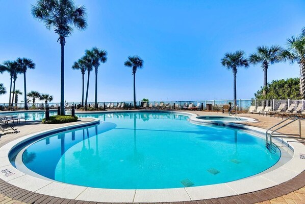 Piscine extérieure, piscine sur le toit