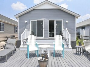 Terrace/patio - Direct Bay front home with 2 community pools and tennis (Ocean City)