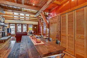 Dining - This completely renovated Canaan Valley chalet offers it all, and more! (Canaan Valley)