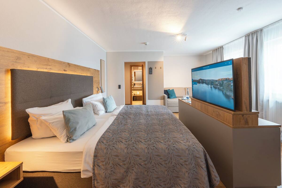 1 bedroom, in-room safe, desk, laptop workspace