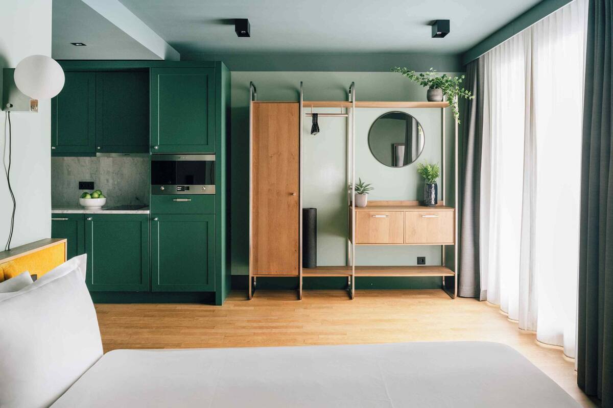 One Bedroom Open Plan Suite | In-room safe, desk, laptop workspace, blackout drapes