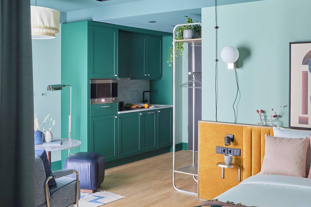 Locke Studio - Accessible Twin | In-room safe, desk, laptop workspace, blackout drapes