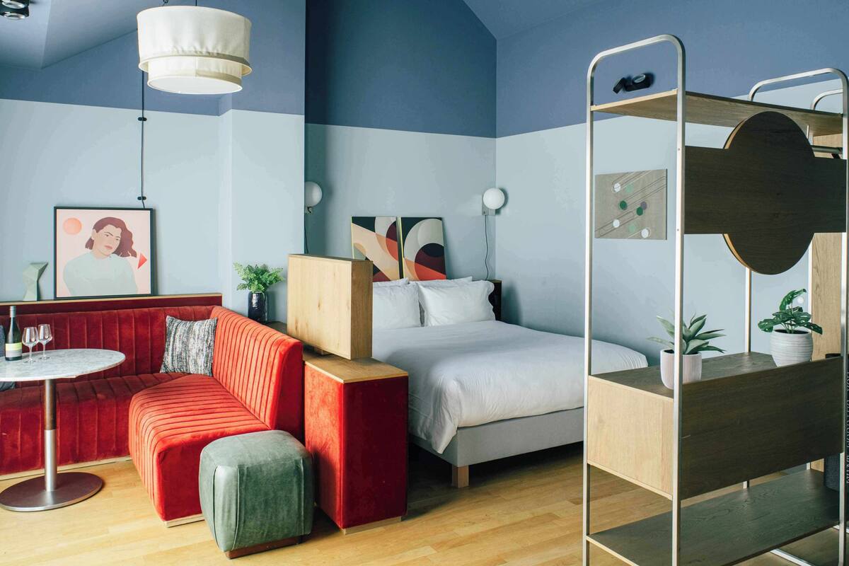 Terrace Suite | In-room safe, desk, laptop workspace, blackout drapes