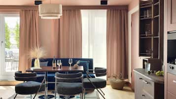 Ludwig Suite | In-room safe, desk, laptop workspace, blackout curtains