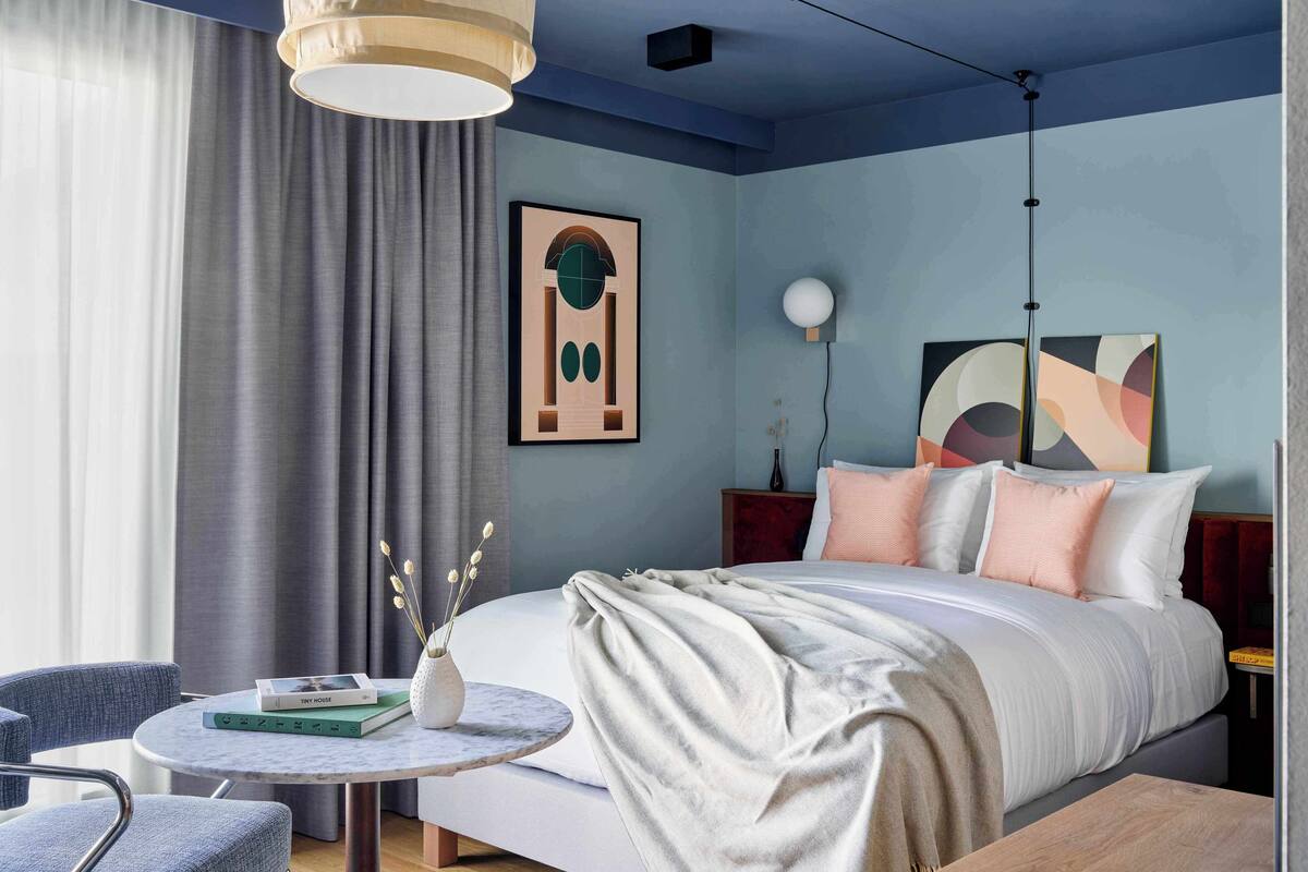 City Studio | In-room safe, desk, laptop workspace, blackout drapes