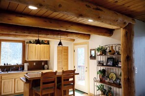 Interior - Mountain Cabin in a Perfect Setting w/ Hot Tub, Spacious Deck, Fireplace - Pura Vida (Alma)