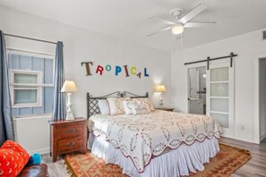 3 bedrooms, iron/ironing board, WiFi, bed sheets