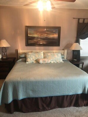 3 bedrooms, iron/ironing board, WiFi, bed sheets