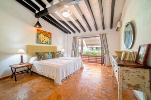 4 Schlafzimmer, Zimmersafe, Bügeleisen/Bügelbrett, kostenloses WLAN