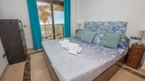 2 slaapkamers, een strijkplank/strijkijzer, gratis wifi, beddengoed