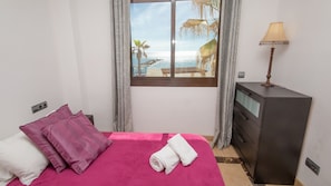 2 bedrooms, iron/ironing board, free WiFi, bed sheets - Marina del Castillo 316 (Manilva)