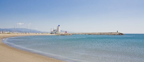 Tæt på stranden