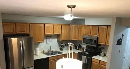 Great PRIVATE Family HOME! Big 3 Bed 3 Bath Private Yard