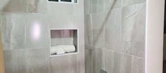 Executive Room - 10 min from US Consulate - Flexible Check-in